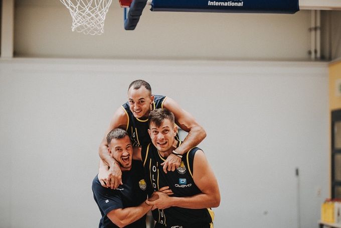 15.07.2019 - Die EWE Baskets Oldenburg mit Rasid Mahalbasic haben die Vorbereitung auf die Saison 2019/20 aufgenommen. Das Foto - (c) Foto Duda - zeigt, dass Training auch Spaß machen kann #easycreditbbl #representingaustria #basketballrotweissrot