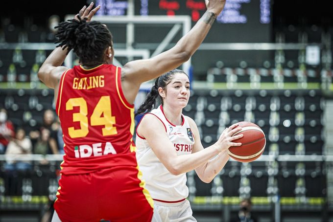 14.11.2021 - Julia Köppl erzielte 16 Punkte gegen Montenegro (c) FIBA